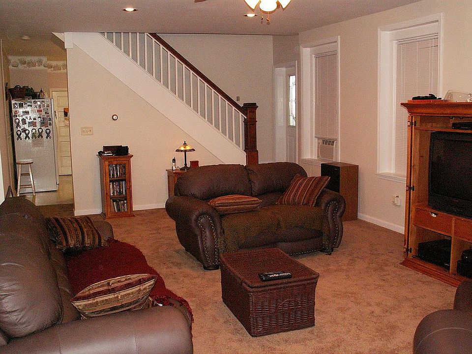 2nd image of 818 Mulberry Ave