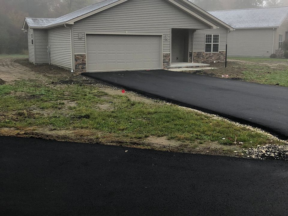 1st image of 132 Hickory Ct NE