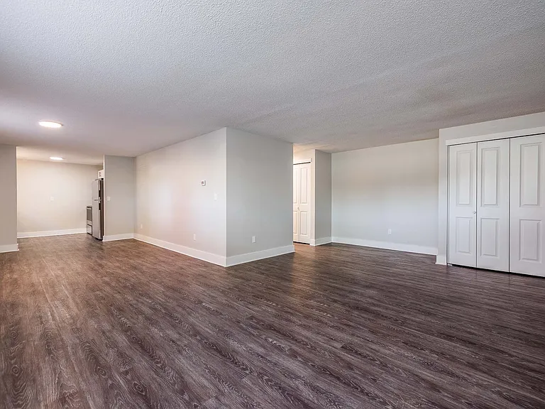 Northside Manor Apartments — Photo 15
