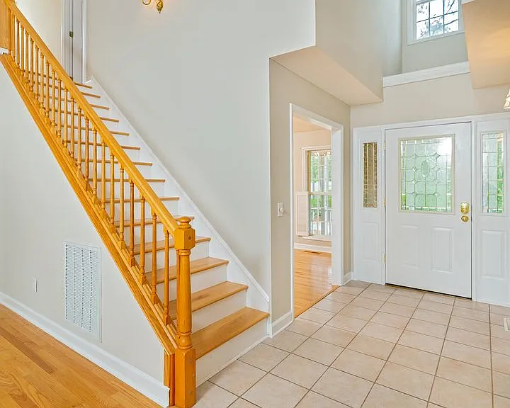 10 Hampshire Ln — Photo 10