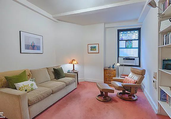 2nd image of 150 W 95th St APT 1B