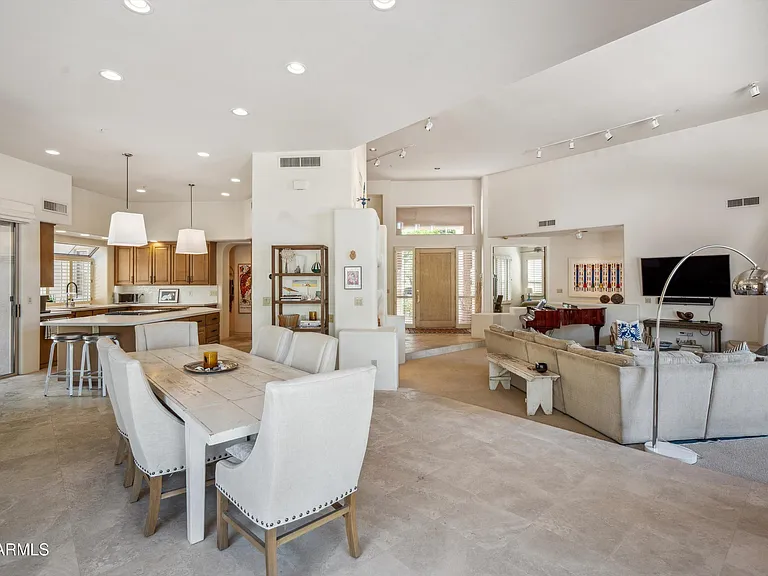 7466 E High Point Dr — Photo 14