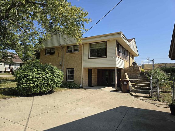 3rd image of 4750 Illinois St