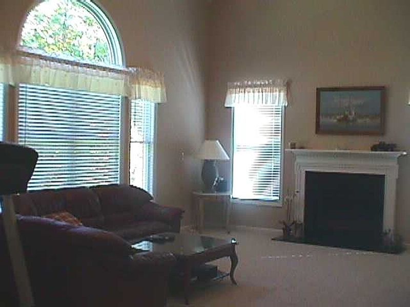 2nd image of 22 WAYFIELD Lane