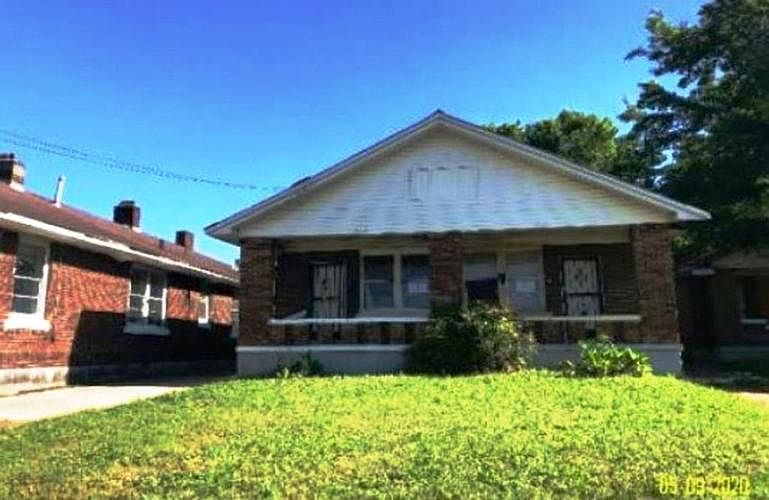 1st image of 836-838 Chelsea Ave