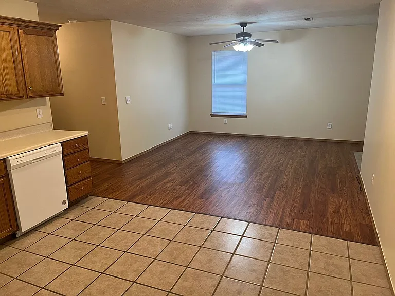 5551-5553 N Brown Ln — Photo 5