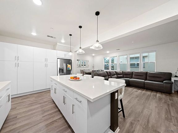 5th image of 5360 Calle Rockfish Unit 32