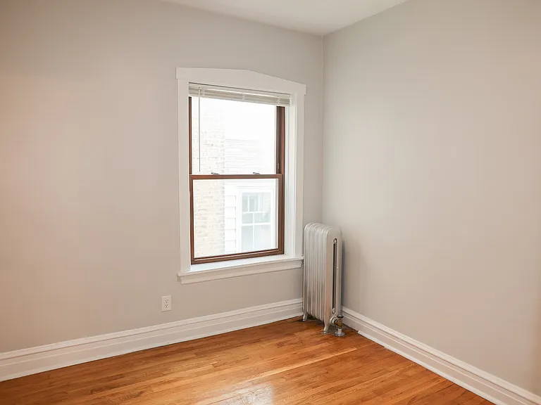 5338 W Montrose Ave #2 — Photo 16