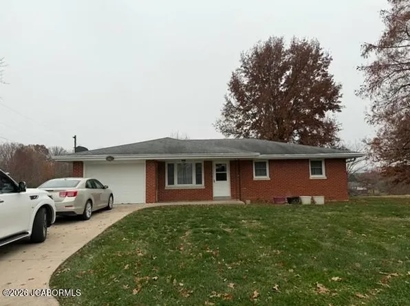 1216 Samson Dr, Linn, MO 65051