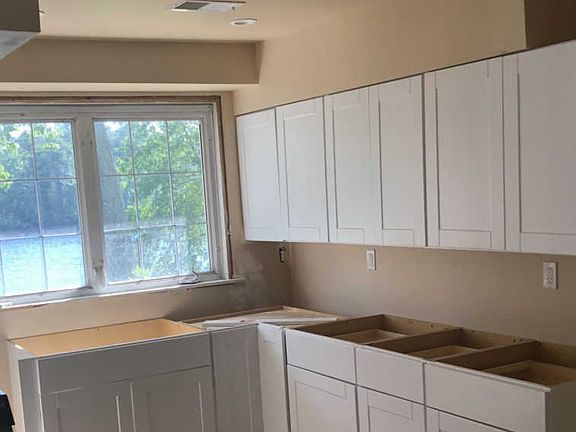 5th image of 418 Virginia Dr