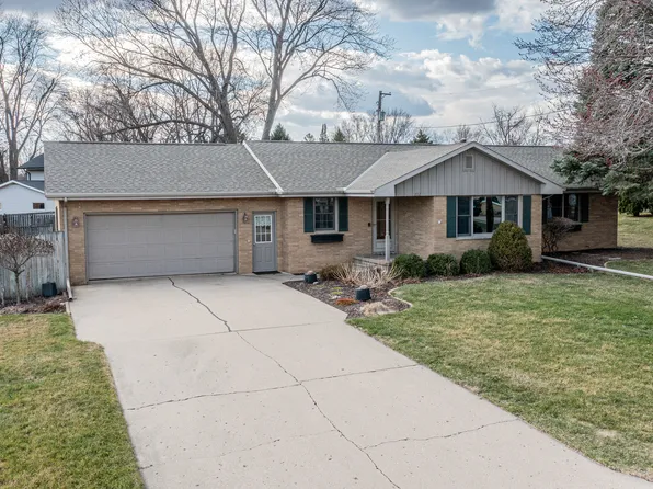 2012 Gwendolyn Ave, Mendota, IL 61342
