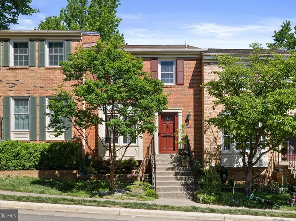 7422 Timberock Rd, Falls Church, VA 22043