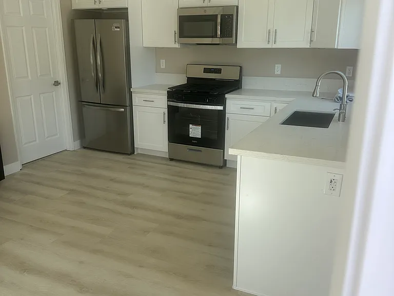 24047 Gilmore St #24049 — Photo 7