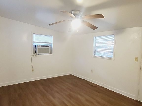 2nd image of 5275 Isabelle Dr