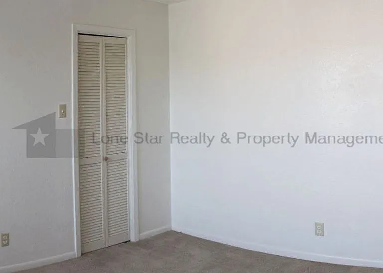 1704 Bundrant Dr — Photo 9