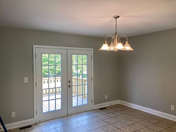 5th image of 1045 Stoney Creek Dr