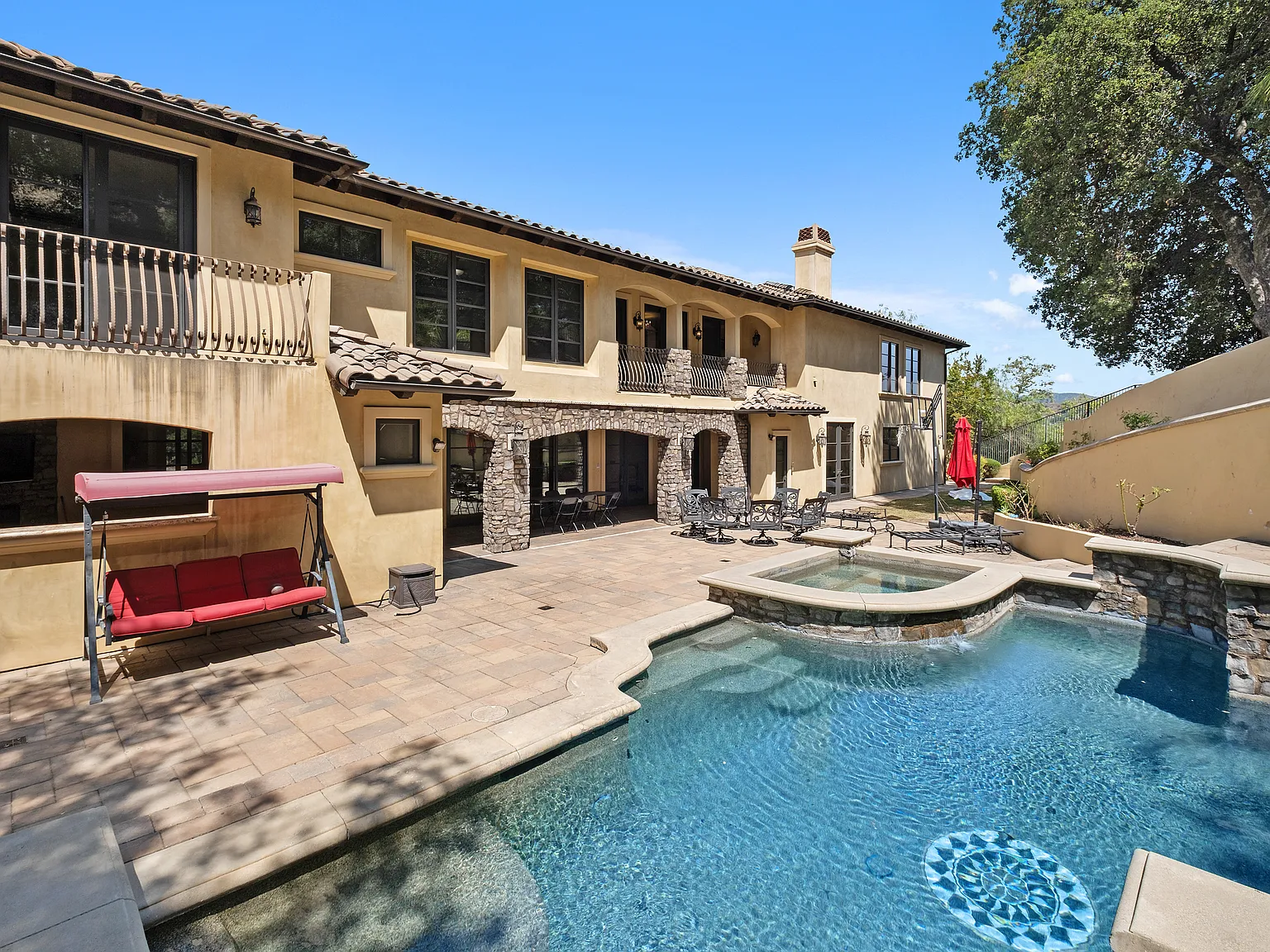 6 bed, 10548 sqft, $25,000 — Photo 3