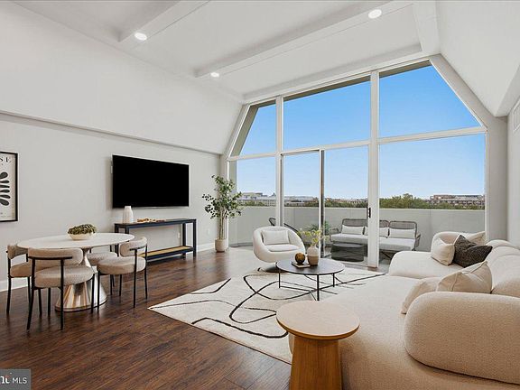 3rd image of 700 7th St SW APT 817