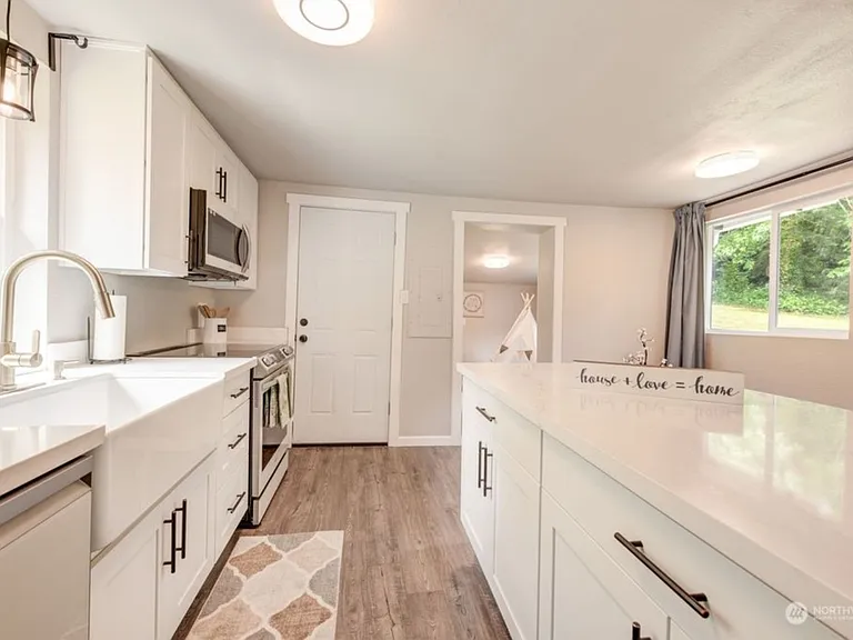 2748 El Camano St — Photo 9