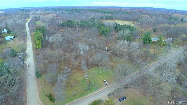 2049 Curdy Rd photo 1
