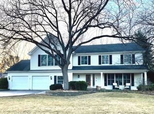 1402 Bull Creek Dr, Libertyville, IL 60048