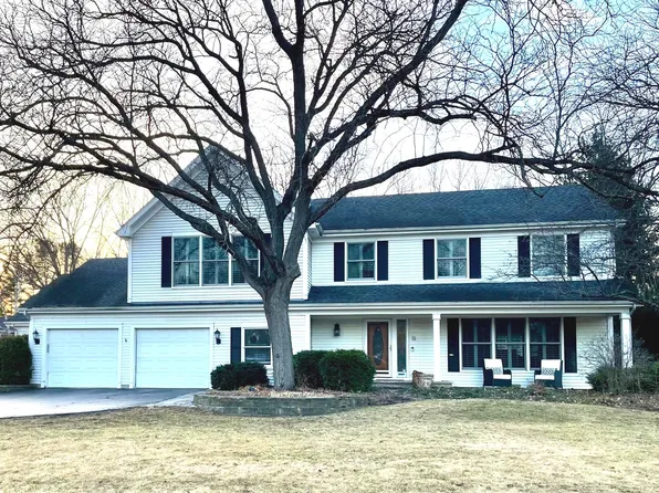 1402 Bull Creek Dr, Libertyville, IL 60048