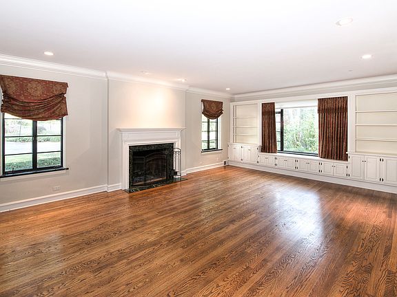 3rd image of 1264 Forest Glen Dr N