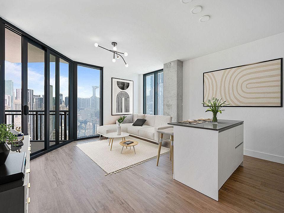 2nd image of 325 Biscayne Blvd #A10