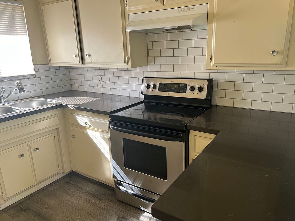 1st image of 1124 Lincoln St #2B-1BA