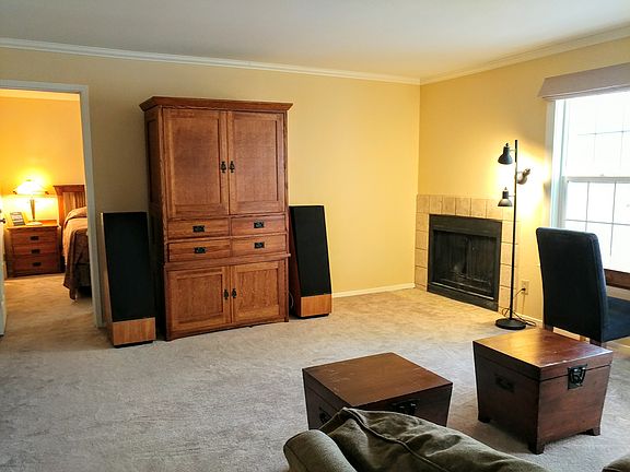 Living room & fireplace