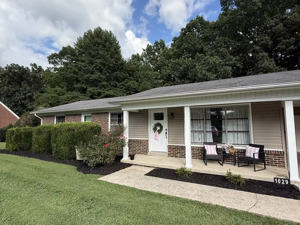 1029 Pine Cir, Lawrenceburg, TN 38464