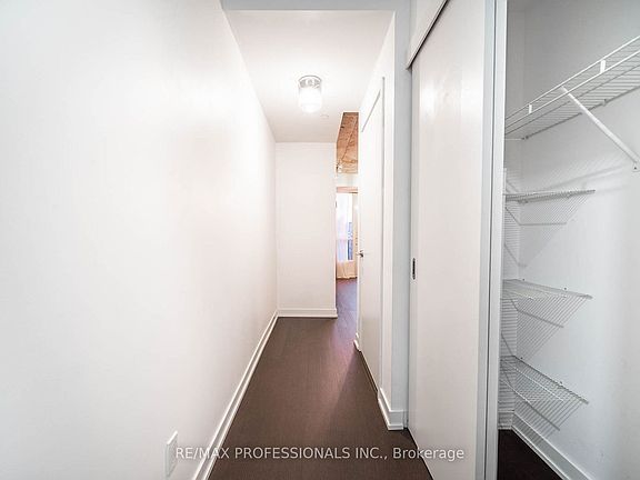3rd image of 1030 King St #Lph10