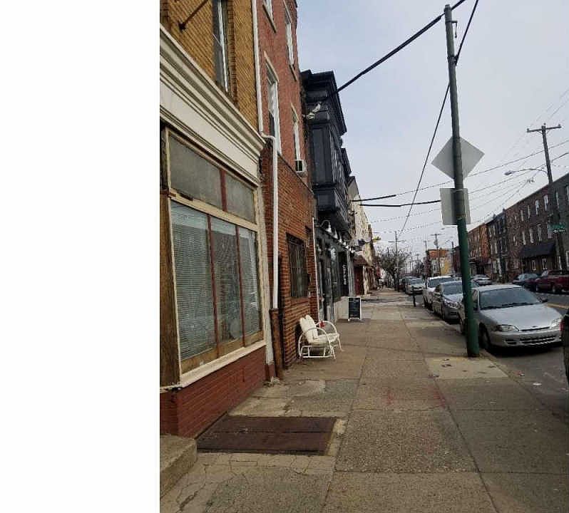 2nd image of 3114 Richmond St