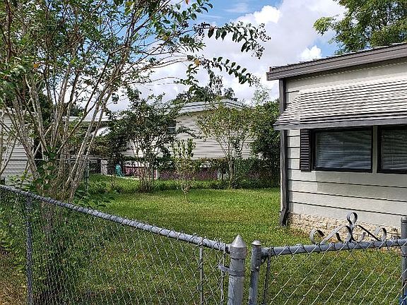 5th image of 400 NE 64th Ave