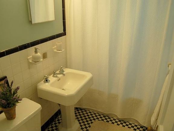 Sales Model Bathroom