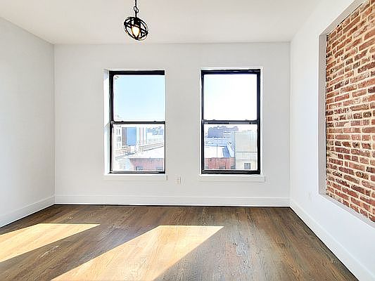 5th image of 60 New York Ave APT 3R
