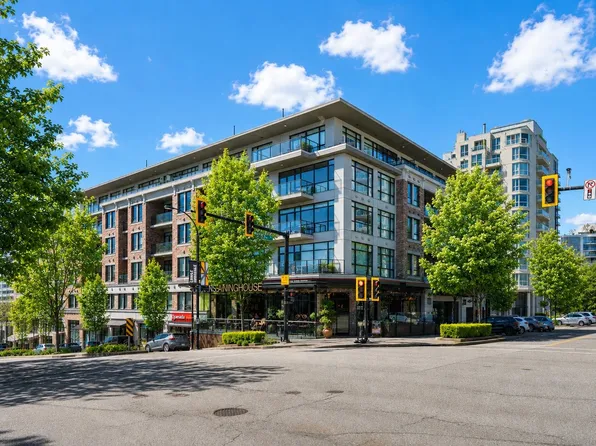 105 W 2nd St #305, North Vancouver, BC V7L 1C2