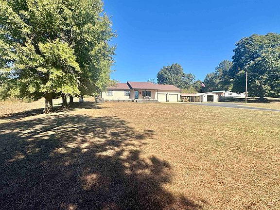 5th image of 548 Bluebird Hill Rd