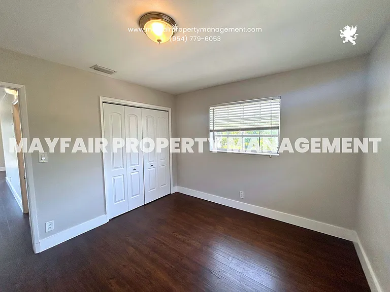 1725 NE 7th St #5 — Photo 6