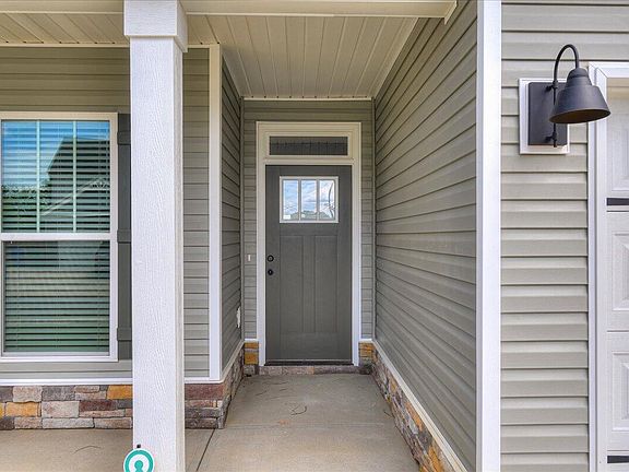 5th image of 323 Fox Haven Drive