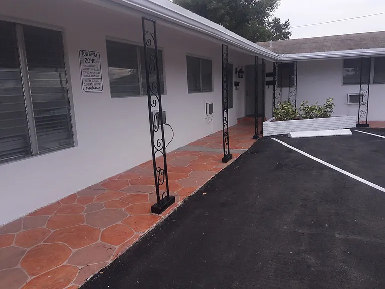 6008 NW 10 St Margate, FL 33063 — Photo 8