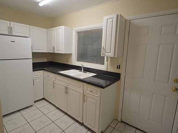 2nd image of 5641 Ashley Oaks Dr APT 35