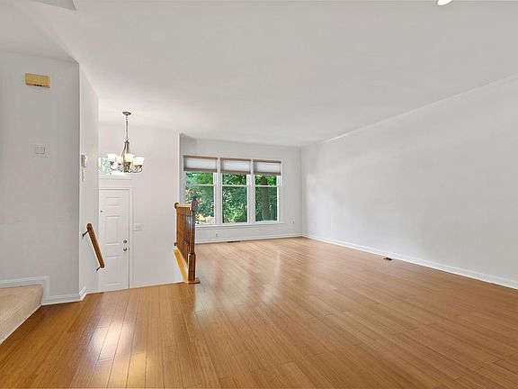 4th image of 10504 Pine Haven Ter