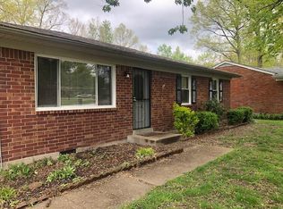 8112 Candleglow Ln, Louisville, KY 40214