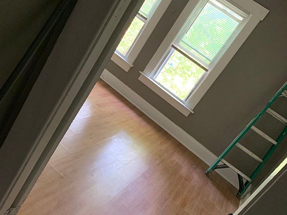 3rd image of 237 E Blake Ave