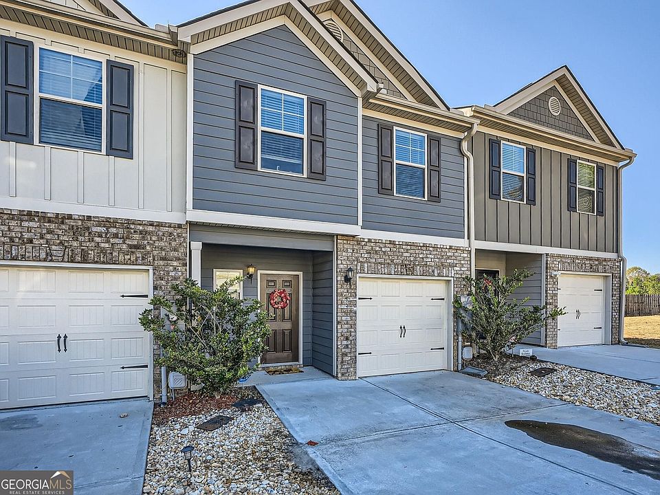1st image of 2403 Creel Ln