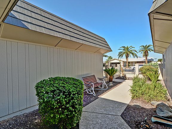 3rd image of 10705 W Hibiscus Dr