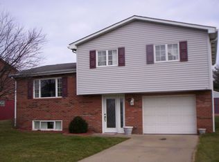 121 Arena Dr, Weirton, WV 26062