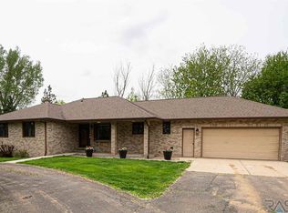 27203 Springdale Ct, Harrisburg, SD 57032