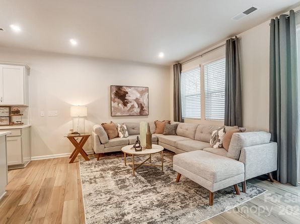 620 Cassidy Ct, Clover, SC 29710